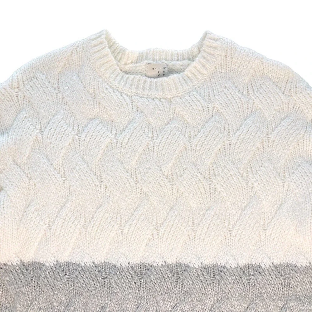 A New Day Womens SMALL Crew Neck SWEATER Gray White Pullover Ultra SOFT Knit EUC